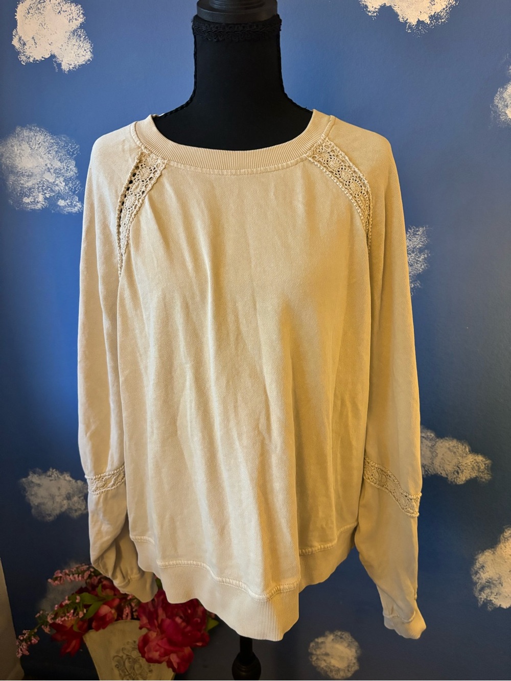 Universal Thread Crochet Trim Tan Sweatshirt, Size Large, Excellent Condition